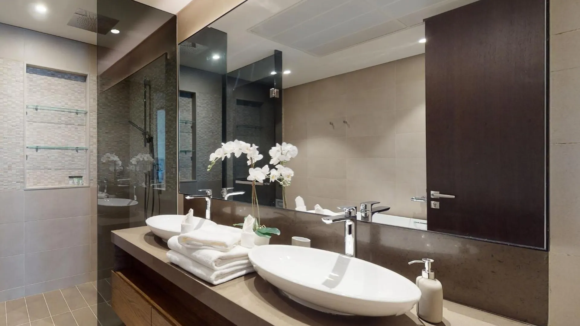 Luxury 5 Star Suite Dubai Marina Apartment